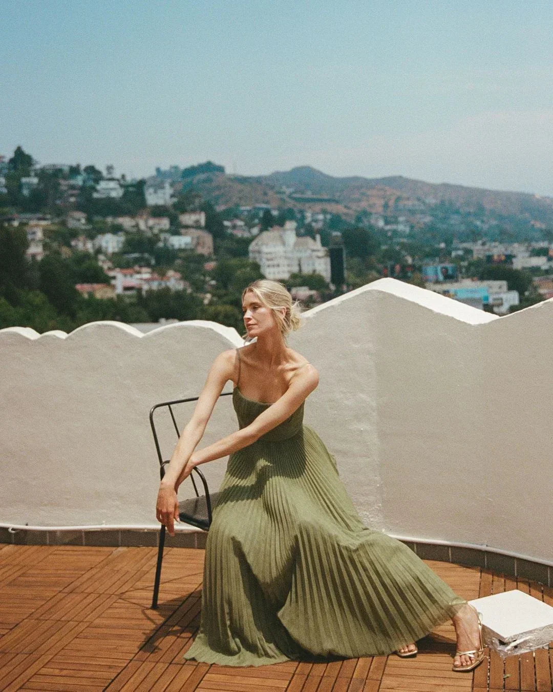 Vestido Midi Tamara con Corsé Estructurado — Viaestilo