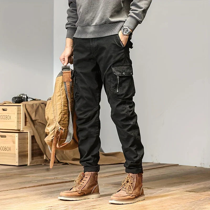 Pantalón Cargo Jogger Slim con Bolsas Múltiples — Viaestilo