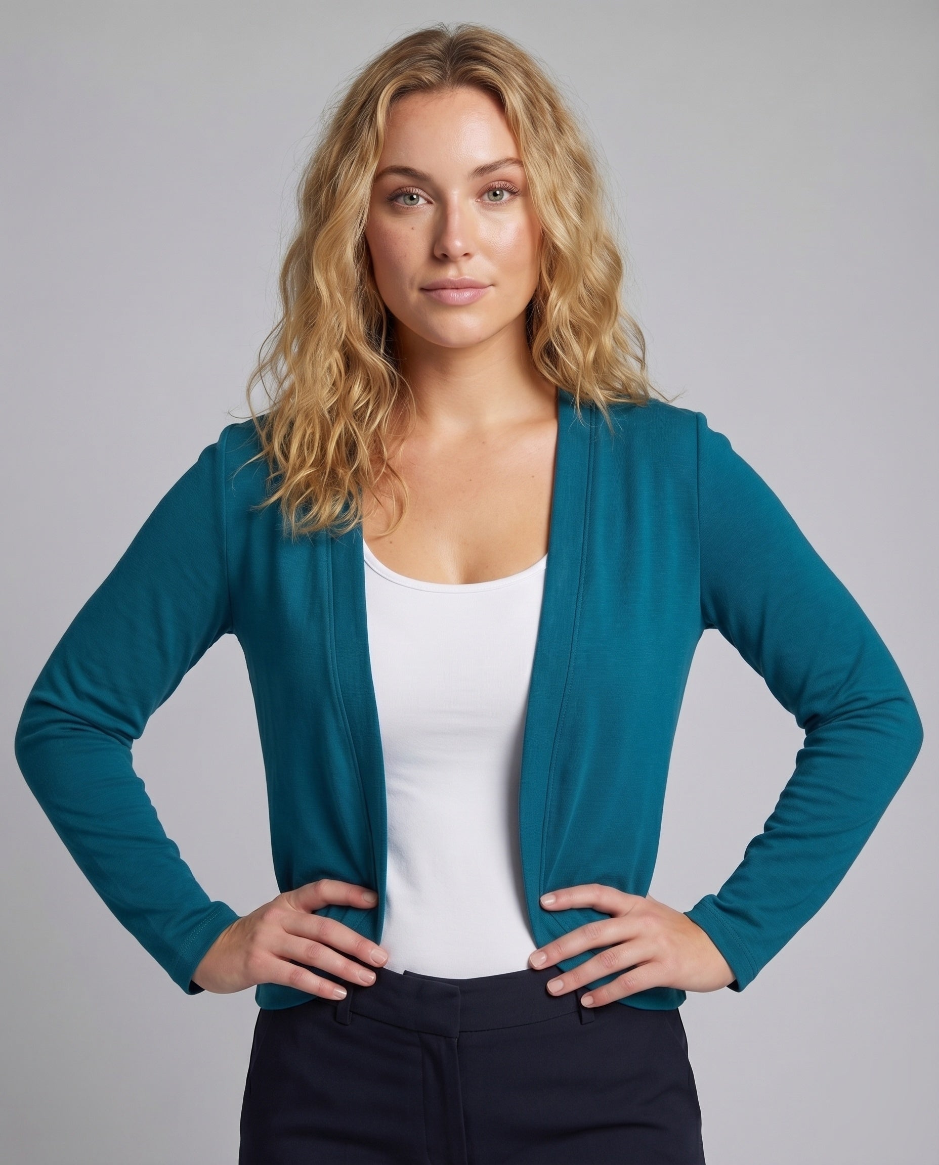 Saco Bolero con Solapa Chal y Corte Entallado — Viaestilo
