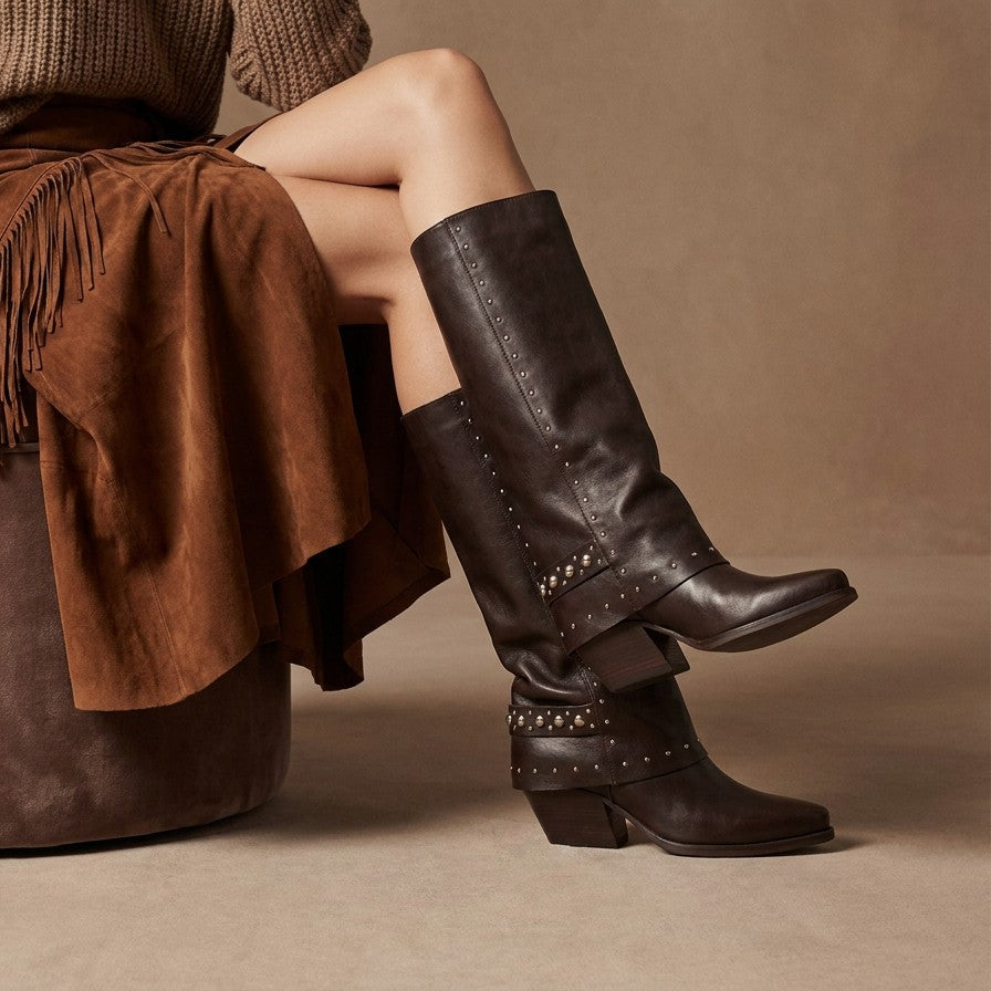 Botas Vaqueras Cody de Piel Genuina con Tachuelas — Viaestilo