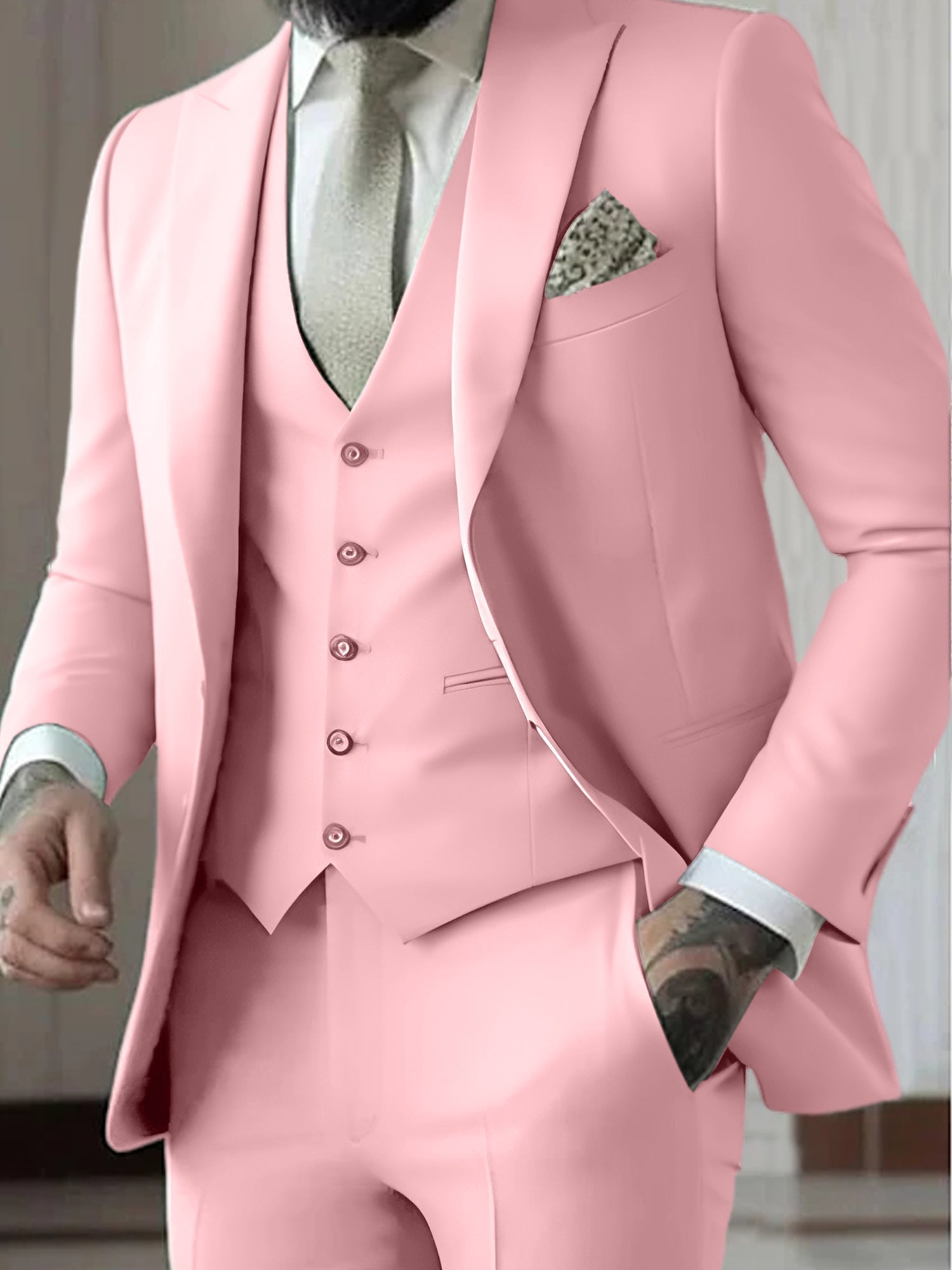 Traje Tres Piezas con Chaleco y Solapa de Pico — Viaestilo