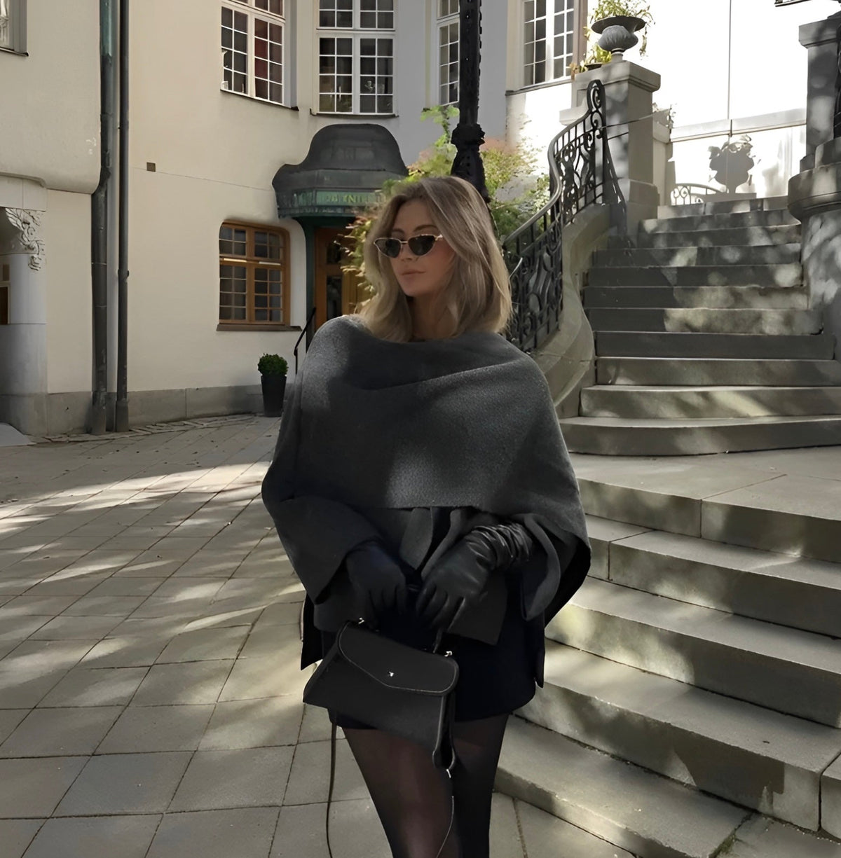 Poncho Capa de Punto con Cuello Drapeado — Viaestilo
