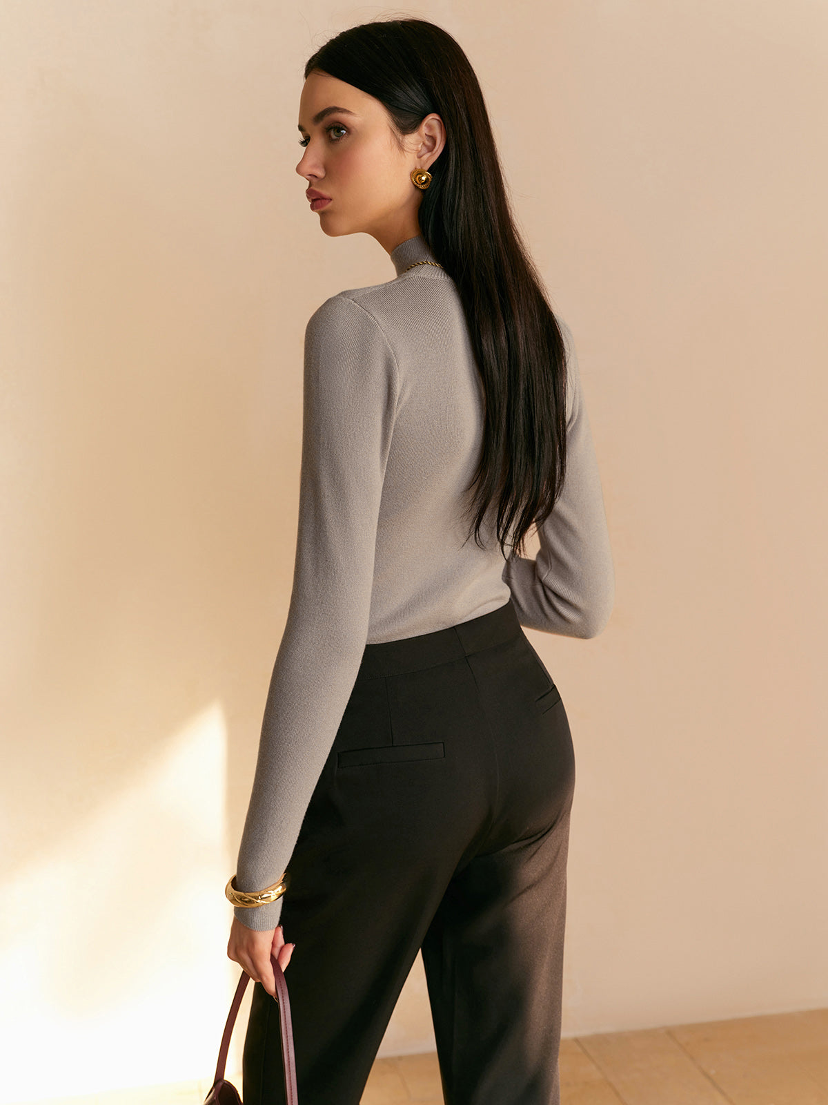 Suéter de Rib Cuello Alto con Puño Extendido — Viaestilo