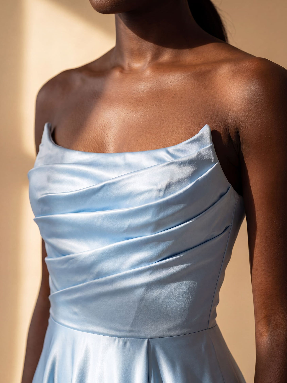 Vestido Largo Mezzaluna de Gala con Corsé Drapeado — Viaestilo