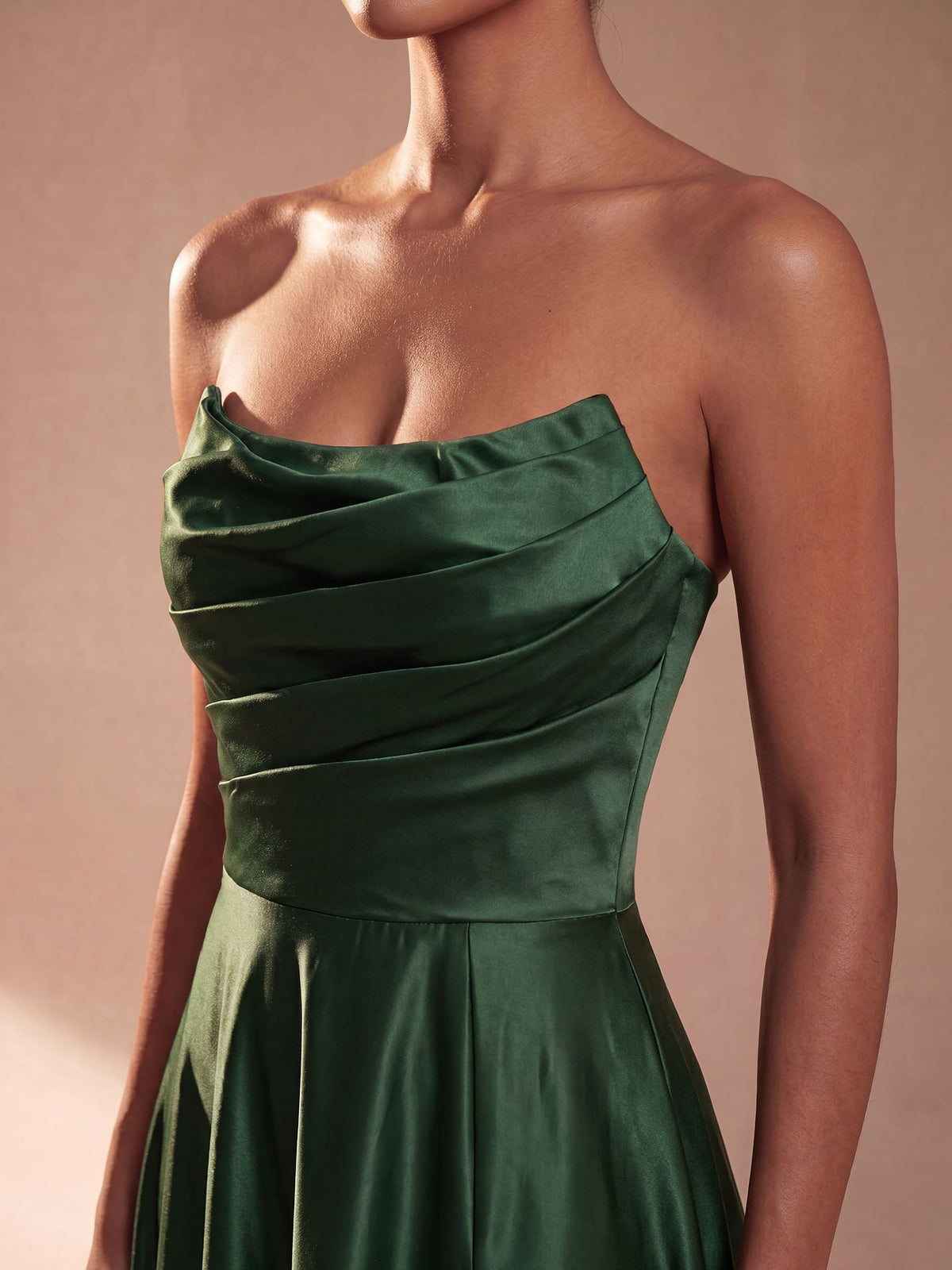 Vestido Largo Mezzaluna de Gala con Corsé Drapeado — Viaestilo
