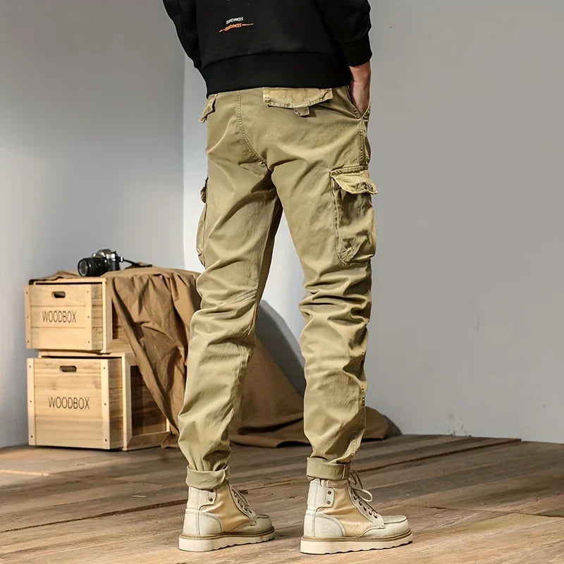 Pantalón Cargo Jogger Slim con Bolsas Múltiples — Viaestilo