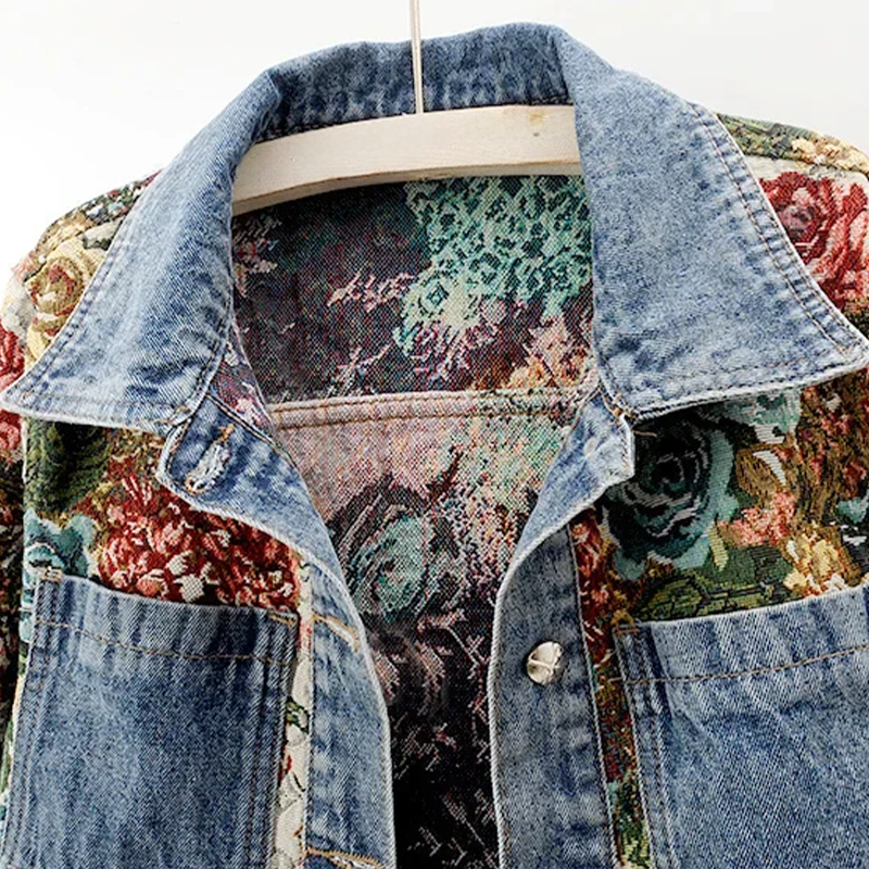 Chamarra de Mezclilla Crop con Parches Florales — Viaestilo