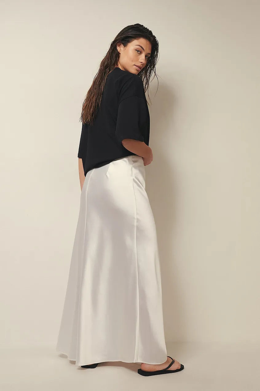 Falda Midi de Satín Corte Bies Cintura Alta — Viaestilo