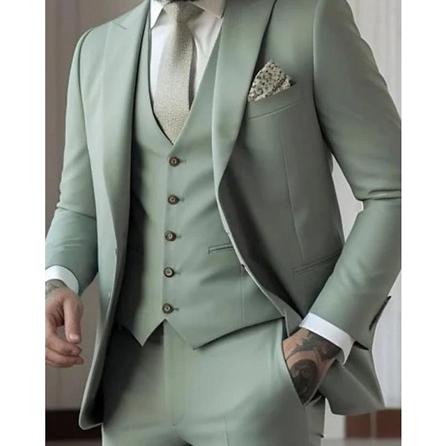 Traje Tres Piezas con Chaleco y Solapa de Pico — Viaestilo