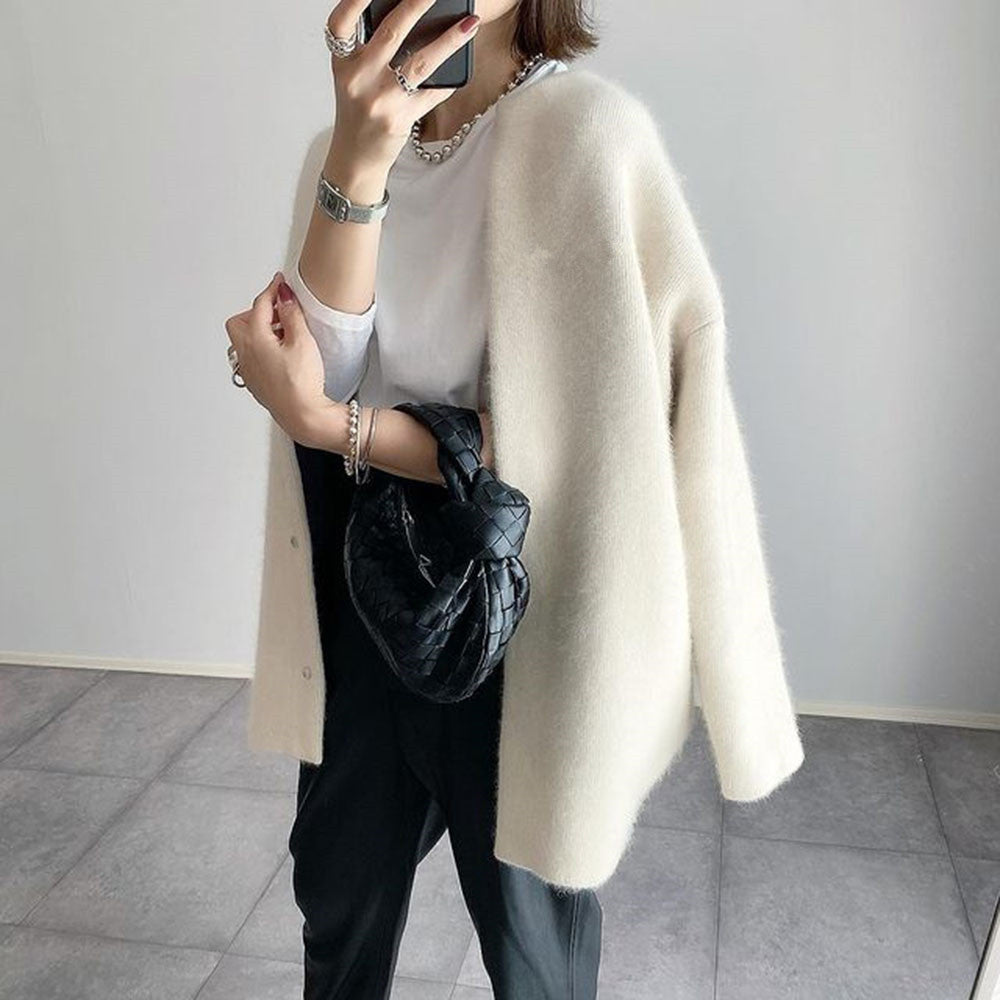 Cárdigan Largo de Punto Fino con Botones y Bolsas — Viaestilo